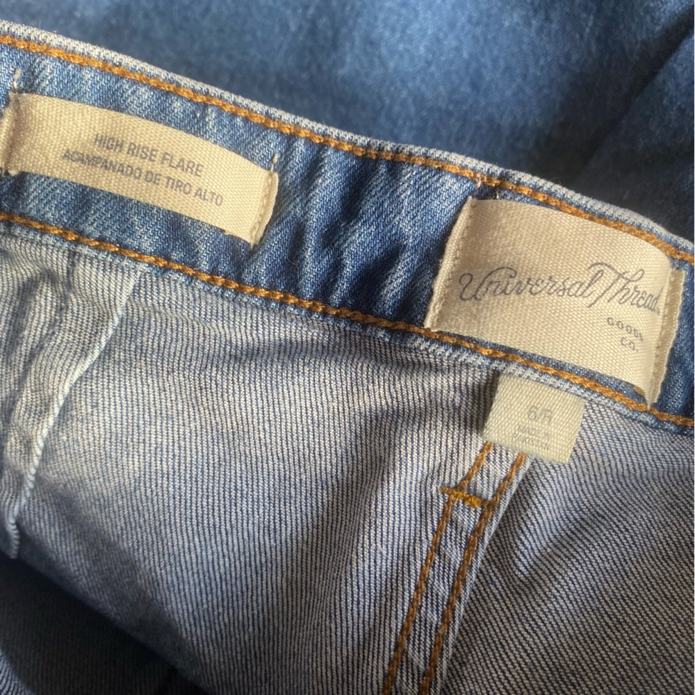 Universal Thread Jeans Blue Jeans with front pockets Women’s Size 6 - Picture 3 of 4